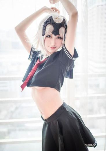 年上大佬掌心宠女儿救妈妈短剧