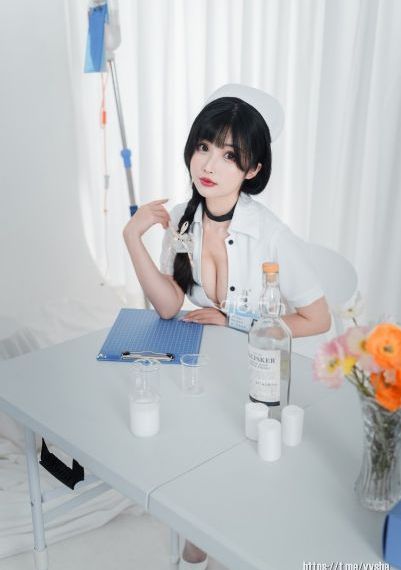 把坤巴放嘴巴里的视频